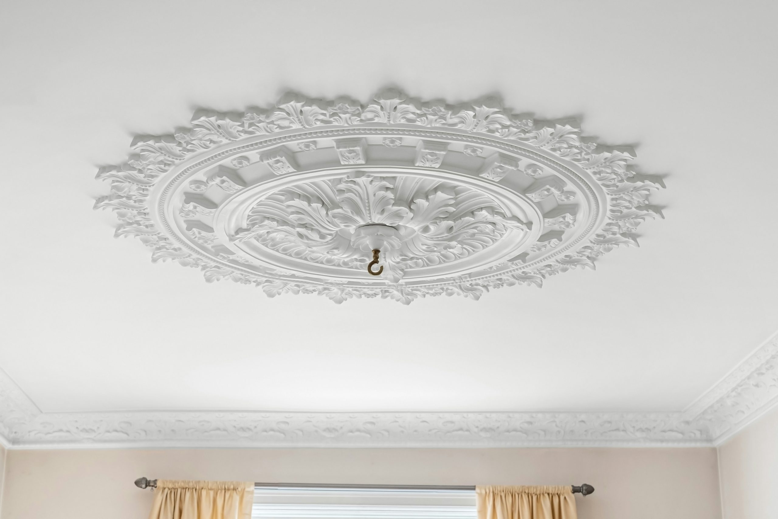 alex-tyson-La dolce vita italy destination management company_facades_painting decoration