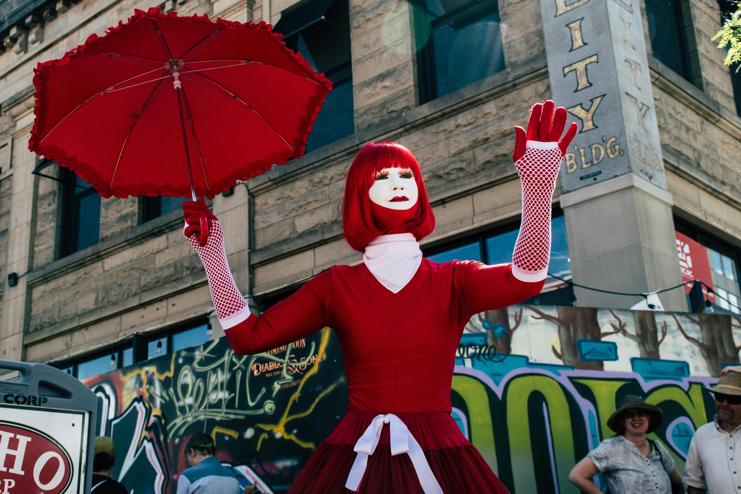 brett-sayles-La dolce vita italy desination company management_artists from italy