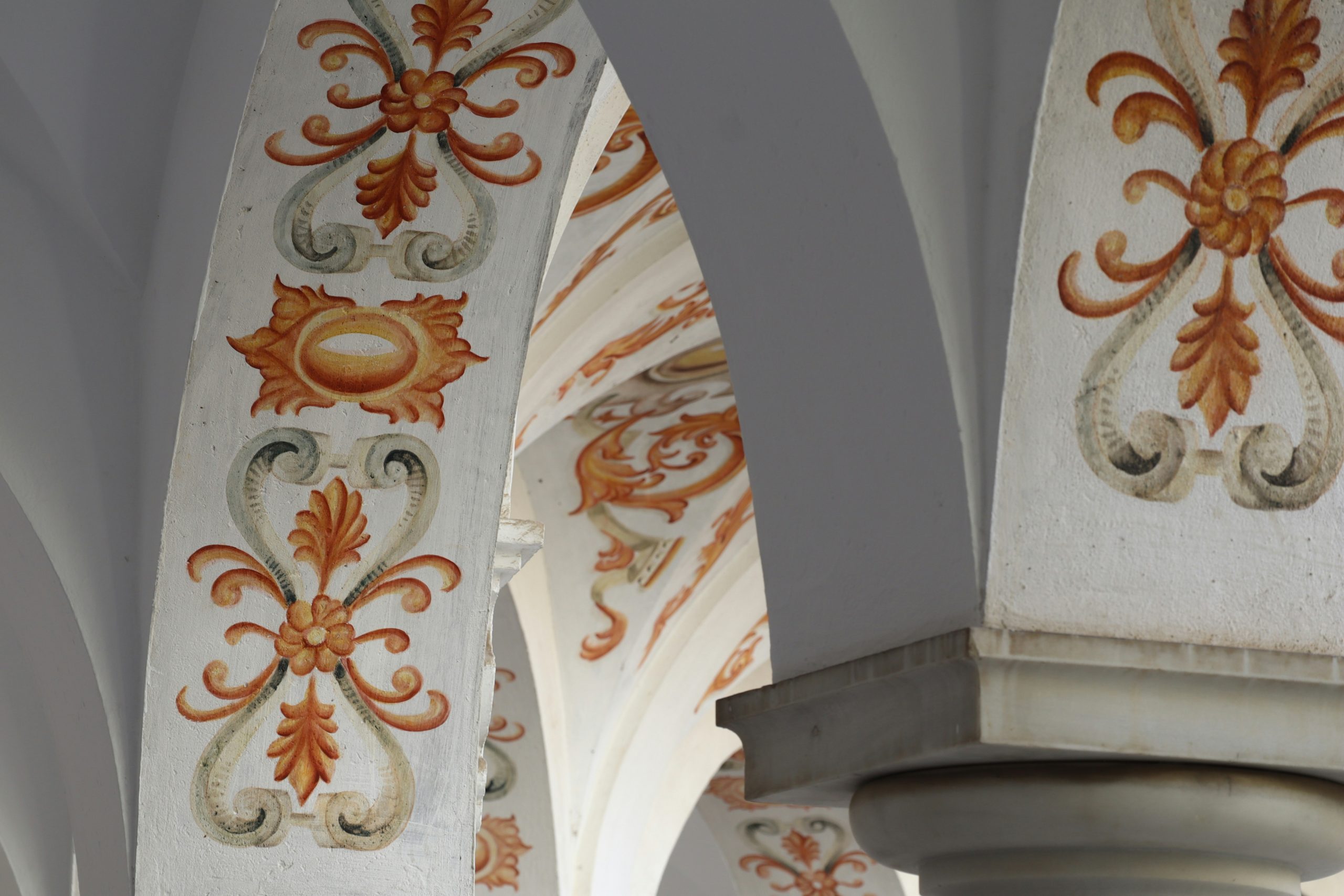 gustavo-gutierrez-lobato-La dolce vita italy destination management company_facades_painting decoration