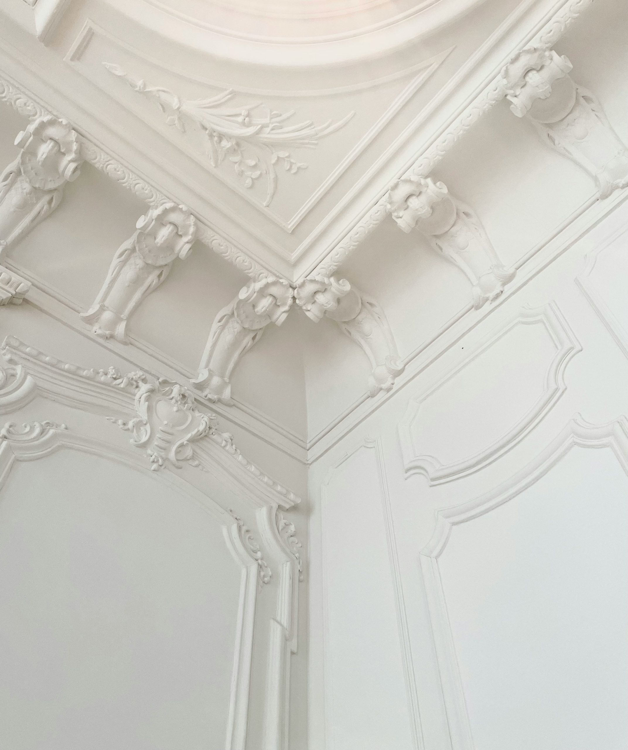 henri-lajarrige-lombard-La dolce vita italy destination management company_facades_painting decoration