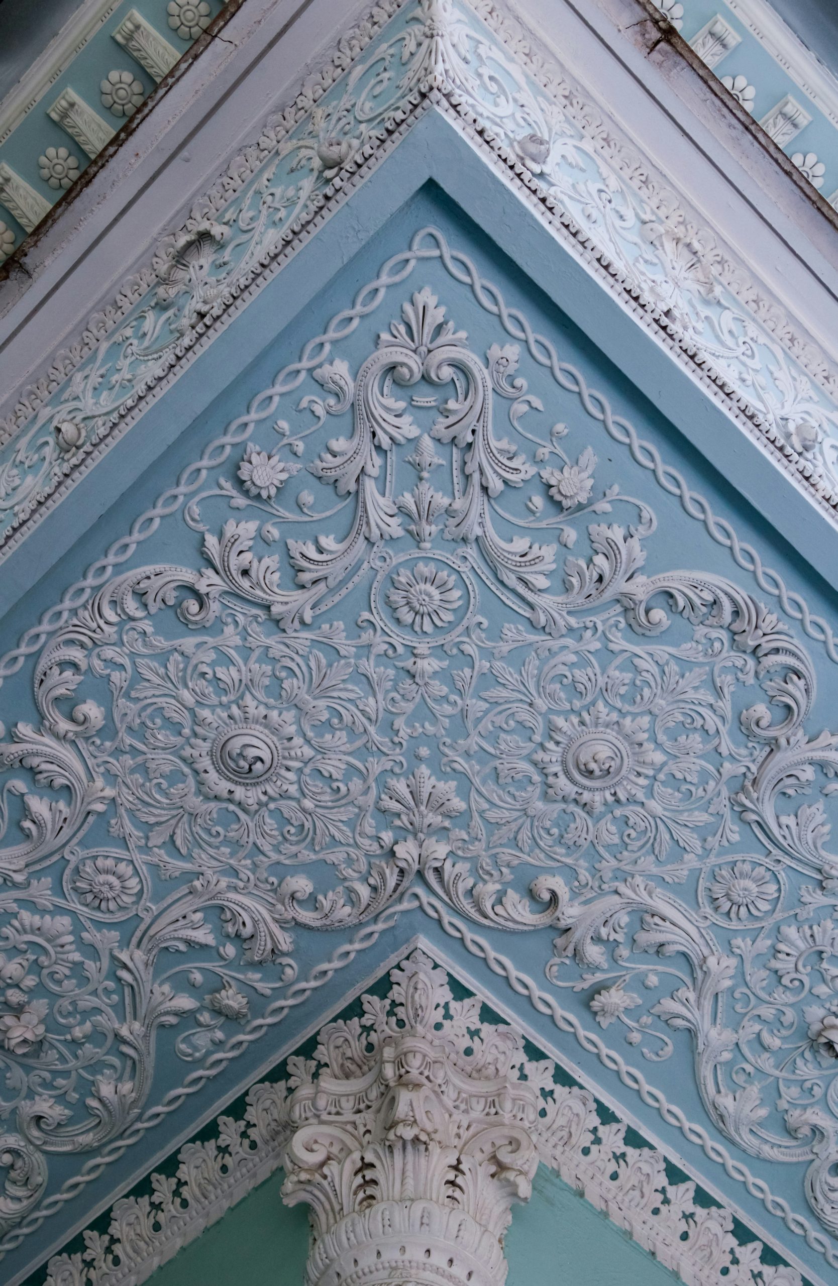 hossein-nasr-La dolce vita italy destination management company_facades_painting decoration