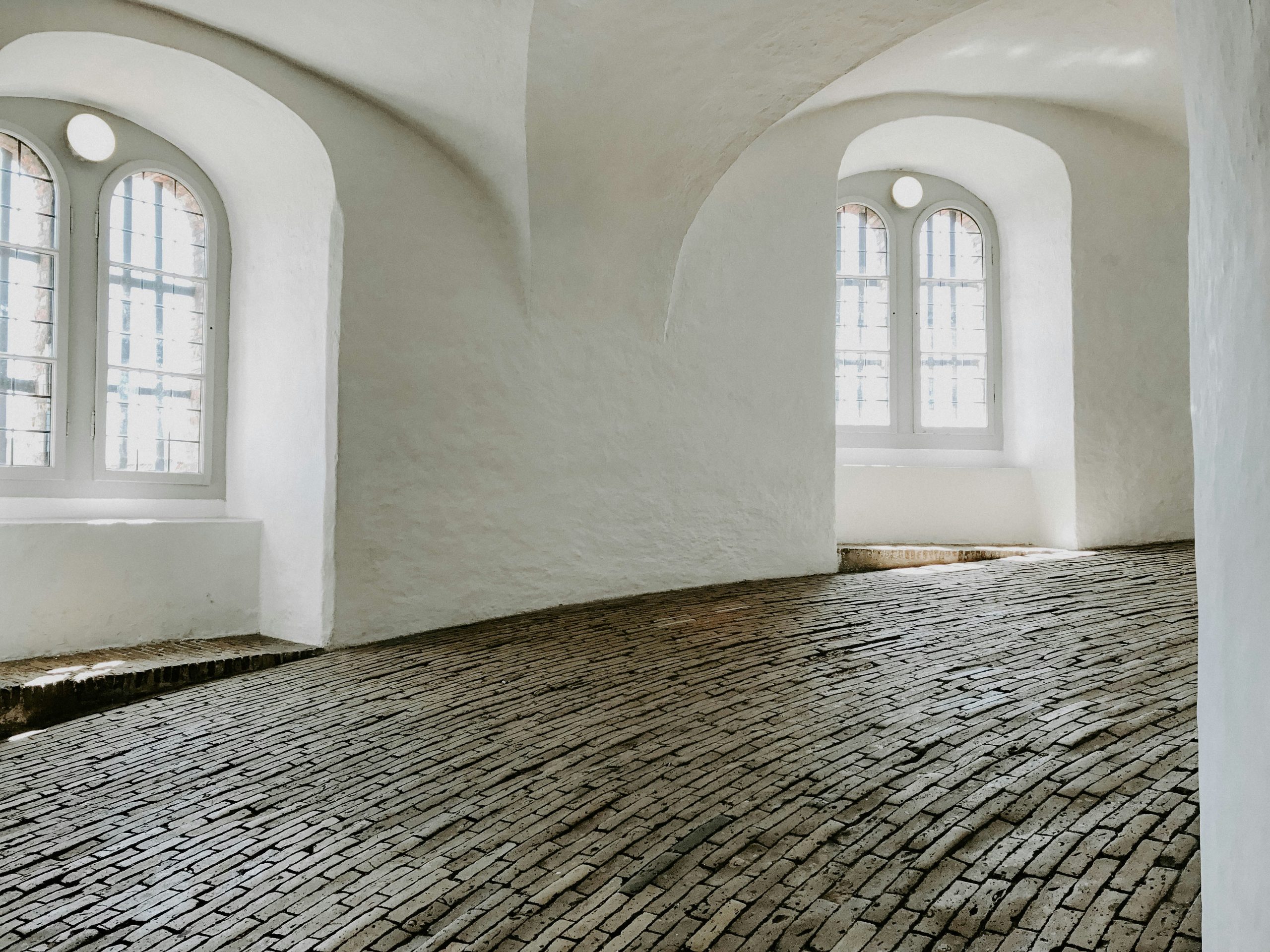 jamie-hagan-La dolce vita italy destination management company_luxury italian reclaimed materials from Italy