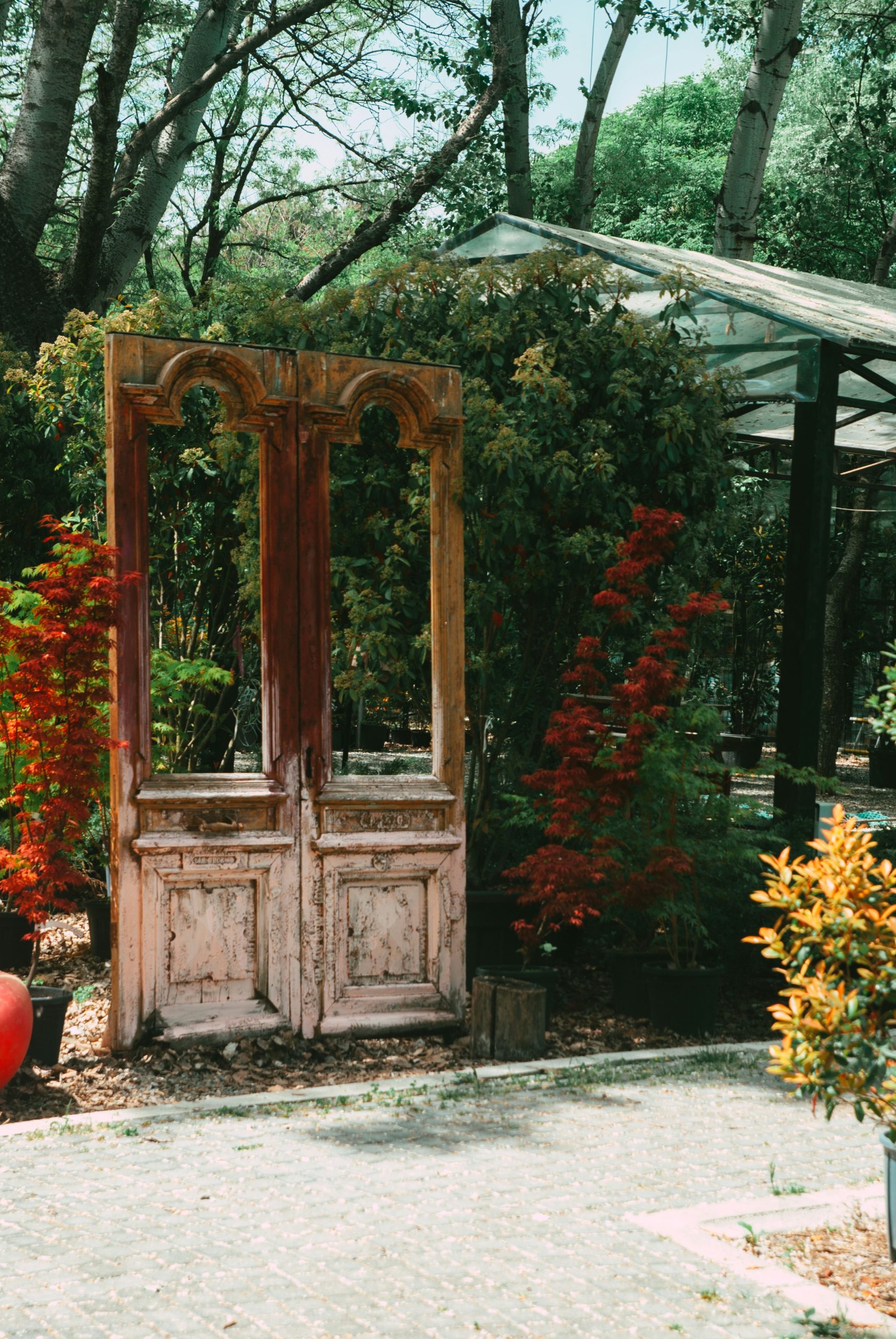 moon-moons-La dolce vita italy destination management company_luxury italian reclaimed materials from Italy