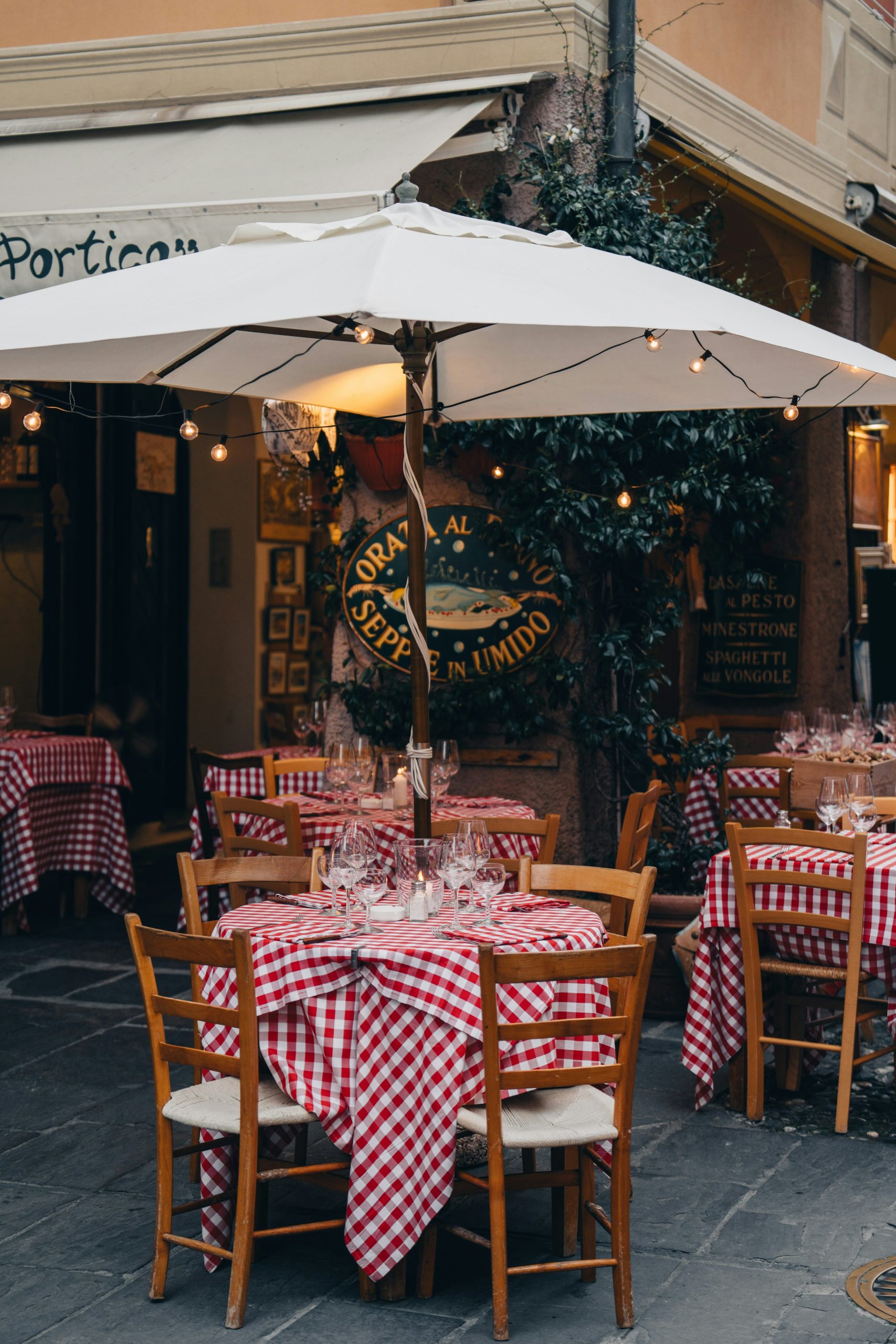 peter-thomas-02_La dolce vita_italy destination management company_based in US_destination wedding in italy_custom travel to italy