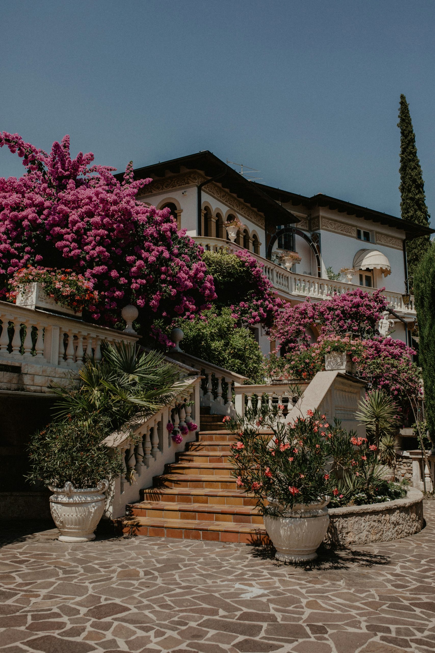 rhamely-La dolce vita_italy destination management company_based in US_destination wedding in italy_custom travel to italy